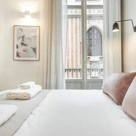 Contemporary Loft In The Historic Center By Rems